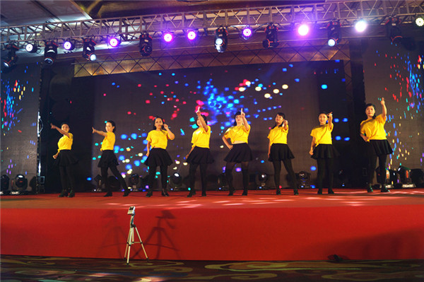 Z6尊龙凯时生物召开2018年度表扬奖励大会暨2019年度事情妄想大会