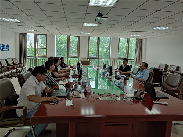 农业农村部微生物肥料和食用菌菌种质量监视磨练测试中心李俊主任、姜昕主任来Z6尊龙凯时公司调研、指导事情